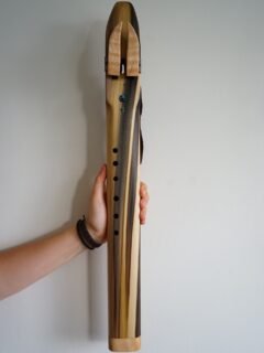 Rainbow poplar and tiger maple, stunning pattern and a great wood combo. Abalone inlays 🌱
Double drone flute, key of F, minor pentatonic 🌀
Available for sale, contact me if you’re interested!

#nativeameicanstyleflute#flute#flutemaking#droneflut#minorscale#music#woodworking#flutemusic#fluteplaying#soundhealing#cosy#droneflute#winter#flutemusic#handcrafted